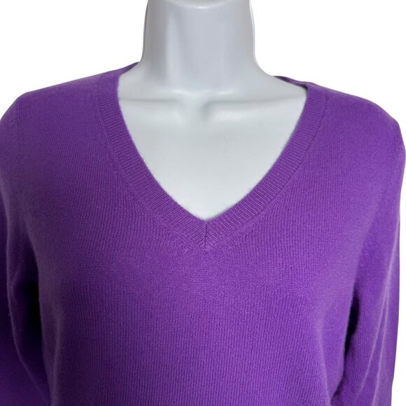 C by Bloomingdale's 100% Cashmere V-neck Sweater Women's Medium orchid purple - Picture 3 of 7